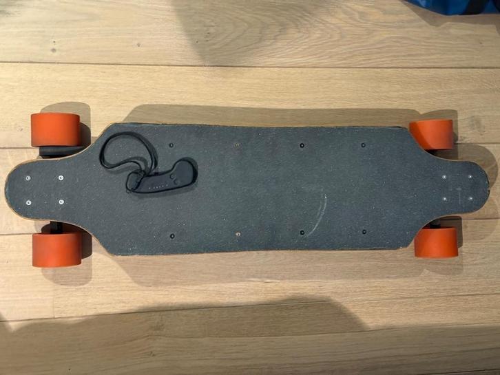 Elektrisch skateboard, Sport en Fitness, Skateboarden, Zo goed als nieuw, Overige typen, Longboard, Ophalen