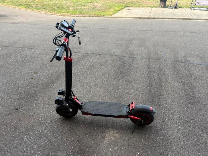 Elektrische step vouwbaar 3 maanden oud, Fietsen en Brommers, Steps, Zo goed als nieuw, Ophalen