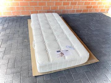Matras pocketvering 90x200cm  beschikbaar voor biedingen