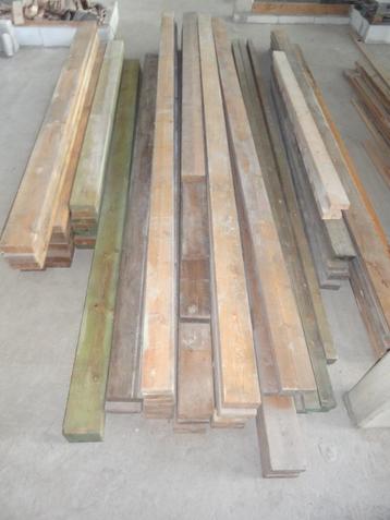 Lot de 75 poutres en bois - Madrier / Poteau / Chevron 