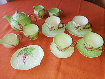 Carlton ware foxglove servies beschikbaar voor biedingen