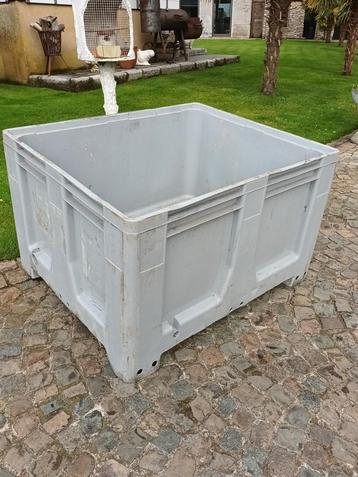 Kunststof  palletbox  /  stapelbak 