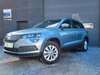 SKODA KAROQ 1.5 TSI ACT Clever DSG TREKHAAK/CAM/ZETELV/CARPL, Auto's, Stof, 1498 cc, 4 cilinders, 700 kg