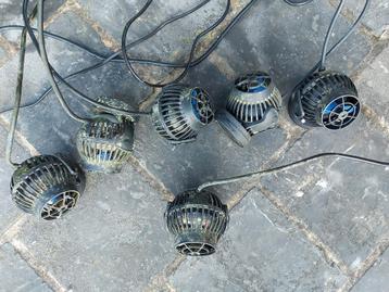 6 stuks jebao sow 15.
Alle 6 compleet beschikbaar voor biedingen