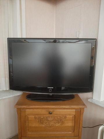 Samsung LE40R8 – 40" HD‑Ready LCD‑TV beschikbaar voor biedingen