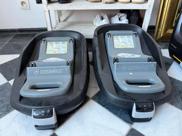 Twee autostoel basissen 'One IsoFix'  beschikbaar voor biedingen