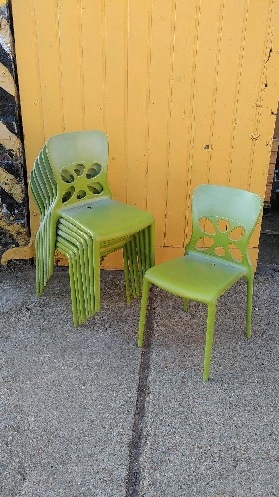 34 terrasstoelen / tuinstoelen 'Neon', Tuin en Terras, Tuinstoelen, Gebruikt, Kunststof, Stapelbaar, Ophalen