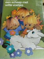 boek: een koffertje vol dromen/gaatjes in/Mariette & Jaklien, Boeken, Ophalen of Verzenden, Fictie algemeen, Voorleesboek