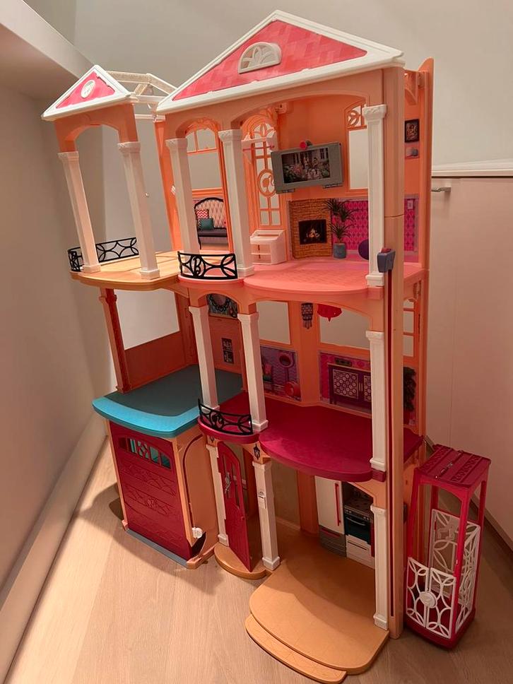 Groot BARBIE huis, Kinderen en Baby's, Speelgoed | Poppenhuizen, Gebruikt, Poppenhuis, Ophalen