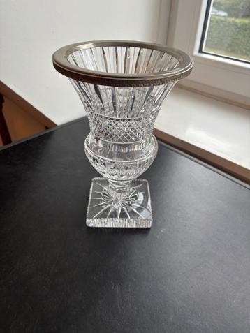 Crystale vaas met chroom rand  beschikbaar voor biedingen