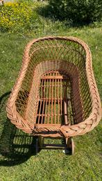 Vintage rotan wieg op wielen, Kinderen en Baby's, Ophalen, Gebruikt, Wieg