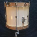 Bonne caisse claire de marche ancienne de 13,4 x 11 pouces, Musique & Instruments, Percussions, Enlèvement ou Envoi, Comme neuf