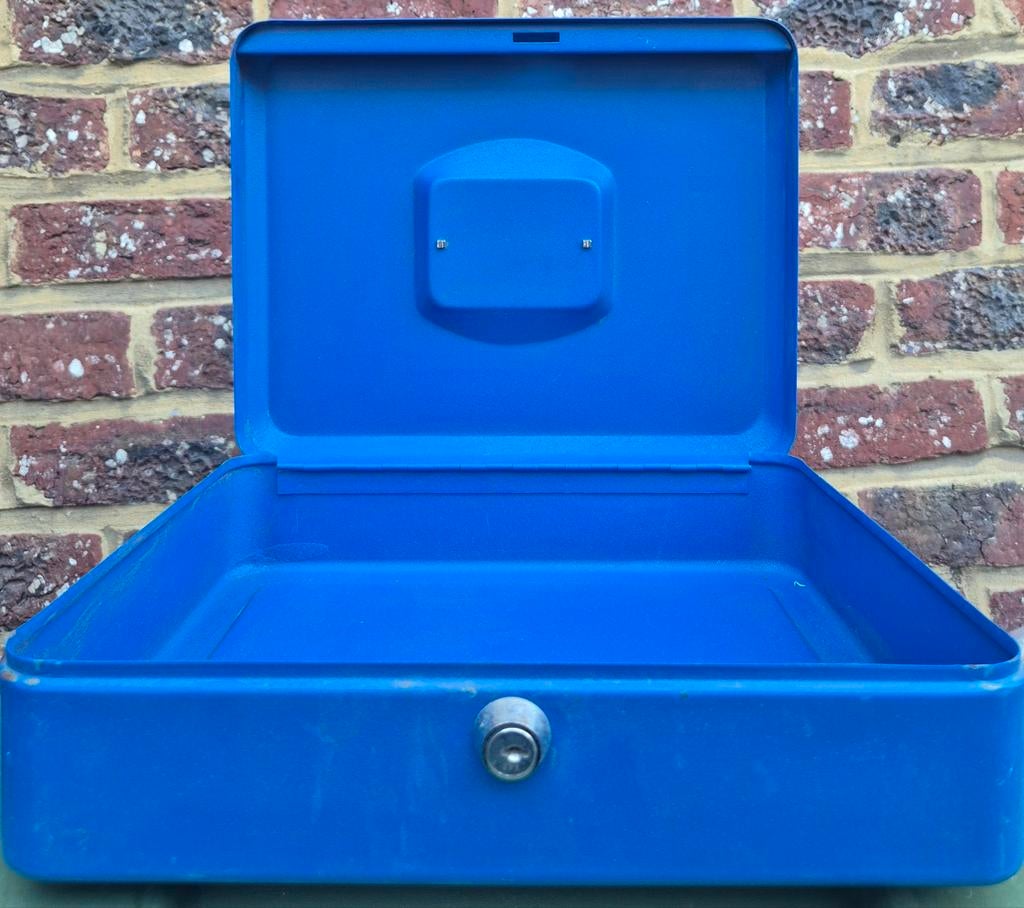 Stevige geldkoffer met vakverdeling, Enlèvement