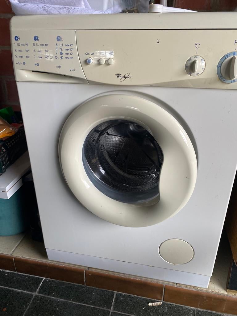 Machine à laver Whirlpool, 6 à 8 kg, 85 à 90 cm, Chargeur frontal, Enlèvement