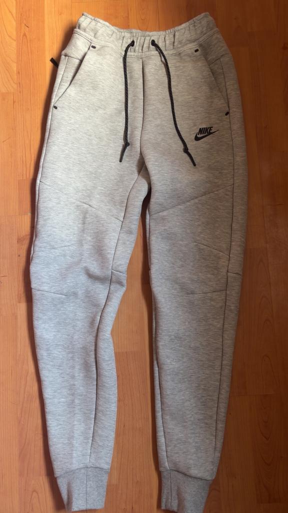 NIKE jogging broek, Kleding | Heren, Ophalen, Fitness, Nieuw, Grijs