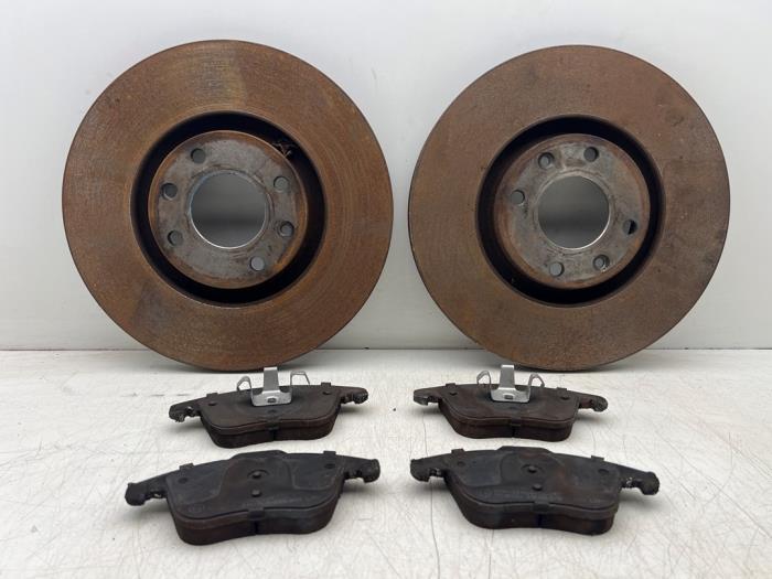 Remschijf + blok voor van een Citroen Picasso, Auto-onderdelen, Remmen en Aandrijving, Citroën, Gebruikt, 3 maanden garantie, Ophalen of Verzenden