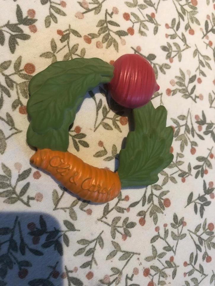 GEWELDIG! 2 bijtringen van Oil & Carol, Kinderen en Baby's, Babyvoeding en Toebehoren, Zo goed als nieuw, Ophalen