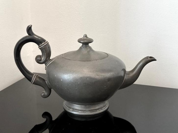 Ancienne théière en étain et bois, Antiquités & Art, Antiquités | Étain, Enlèvement