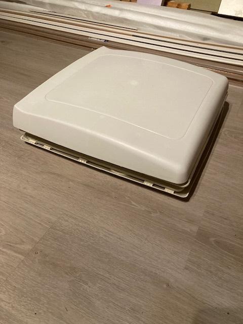 Dakluik 40x40, Caravans en Kamperen, Mobilhome-accessoires, Gebruikt, Ophalen of Verzenden