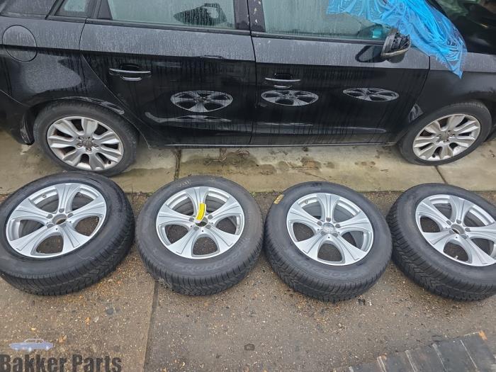 Kit de jantes sport + pneus hiver d'un Mercedes GLC-Klasse, Autos : Pièces & Accessoires, Pneus & Jantes, Véhicule de tourisme