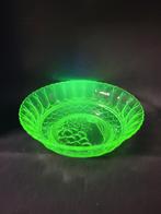 uranium of annagroen schaaltje, Antiek en Kunst, Antiek | Glaswerk en Kristal, Ophalen of Verzenden