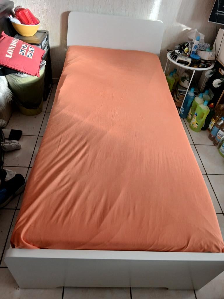 LIT DE LUXE BLANC NACRÉ AVEC SOMMIER A LATTES PRIX 130 EUR, Maison & Meubles, Chambre à coucher | Lits, Enlèvement, Blanc