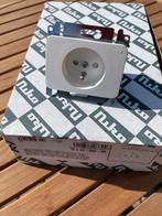 Nieuwe Niko pr 20 stopcontacten WIT, Ophalen, Nieuw