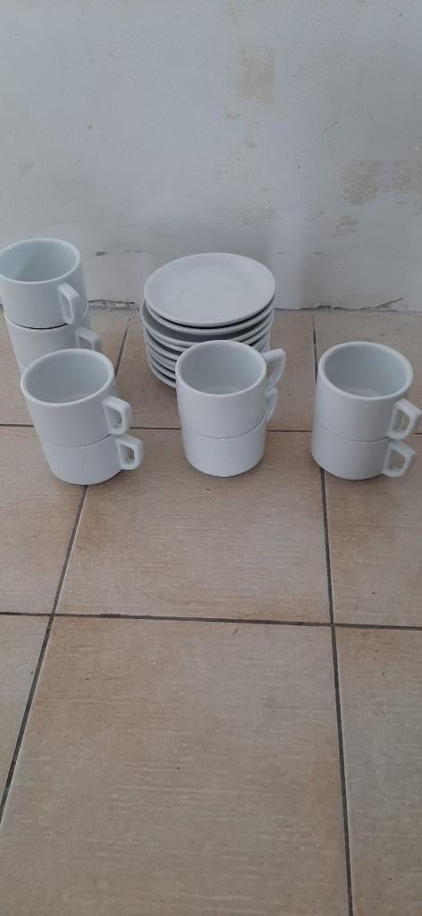 Koffietassen hotelporselein, Ophalen