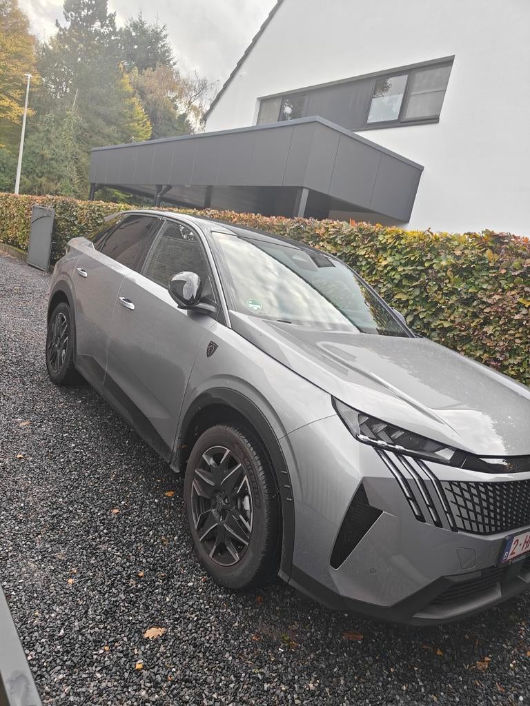 Peugeot 3008 07/2024 zeer mooie en perfect onderhouden auto, Auto's, Peugeot, Zwart, 5 deurs, 1200 cc, Zilver of Grijs