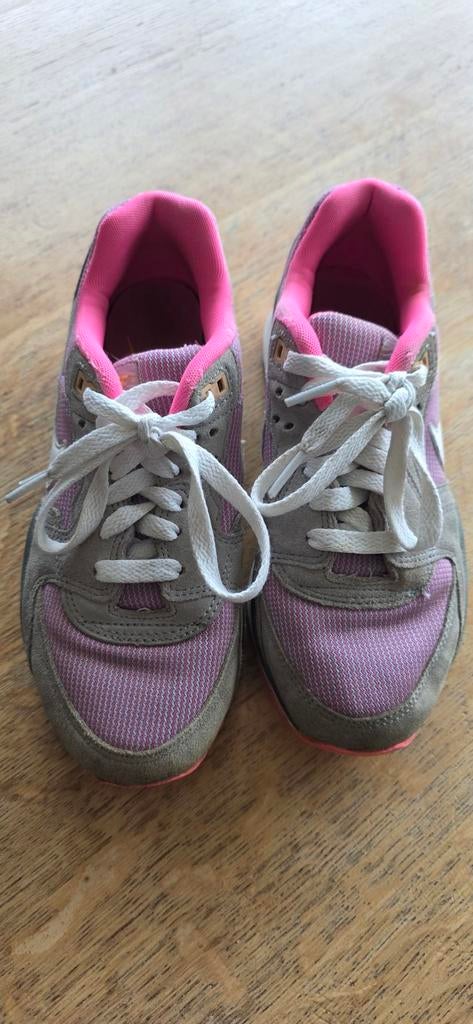 Sneakers Nike taille 35.5 en bon état, NIKE, Enlèvement ou Envoi, Utilisé, Chaussures de sport