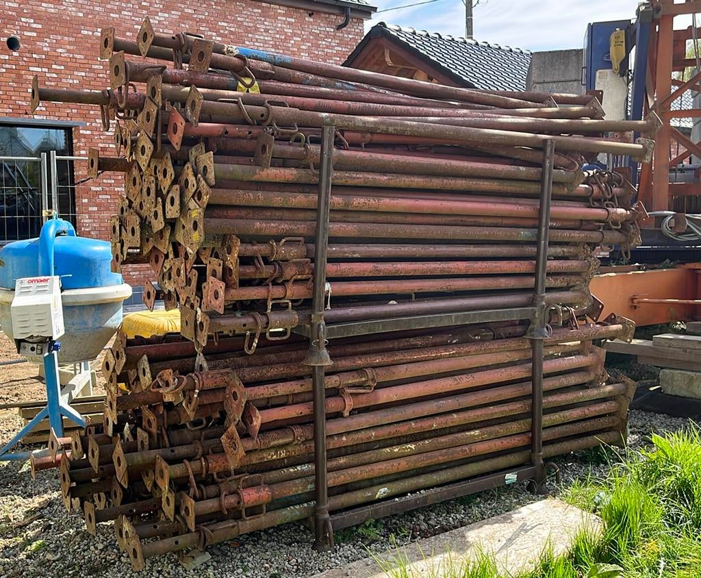 Schoren +/- 2m in gesloten stand, Bricolage & Construction, Échafaudages, Enlèvement, Utilisé, 2 à 5 mètres