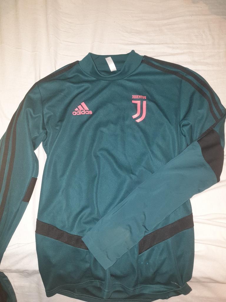 Haut de la juventus, Vêtements | Hommes, Vêtements de sport, Football, Comme neuf, ADIDAS, Taille 46 (S) ou plus petite