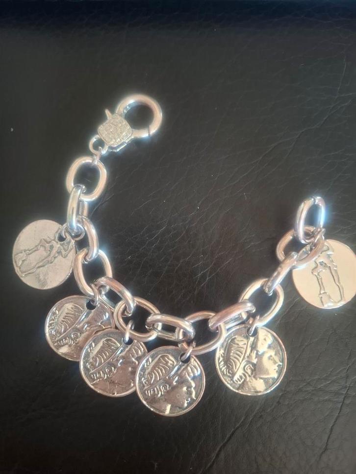 Bracelet argenté maille médailles, Bijoux, Sacs & Beauté, Bracelets, Comme neuf, Argent, Argent, Avec bracelets à breloques ou perles