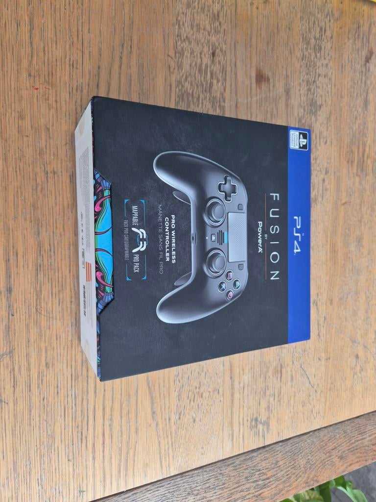 Manette ps4 fusion quasiment neuve, Enlèvement ou Envoi