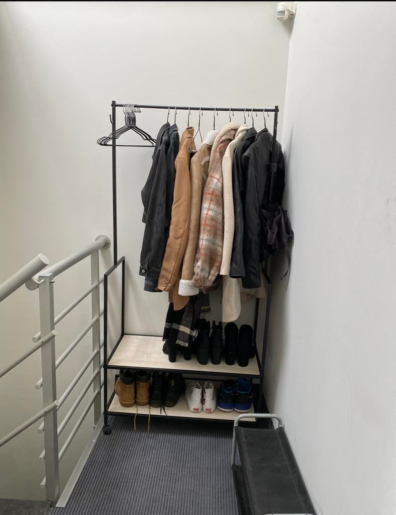 Kledingrek zwart, Enlèvement, Comme neuf