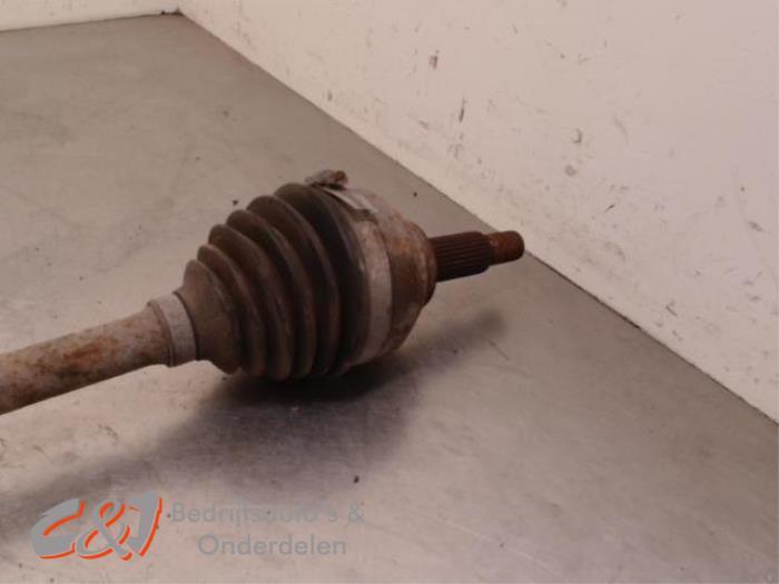 Arbre de transmission avant droit d'un Renault Trafic, Autos : Pièces & Accessoires, Freins & Transmission, Renault, Utilisé, 3 mois de garantie