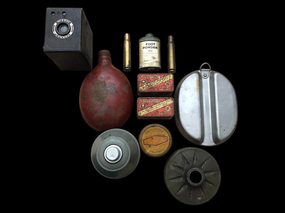 Lot militaria (MOET WEG), Verzamelen, Militaria | Algemeen, Ophalen of Verzenden