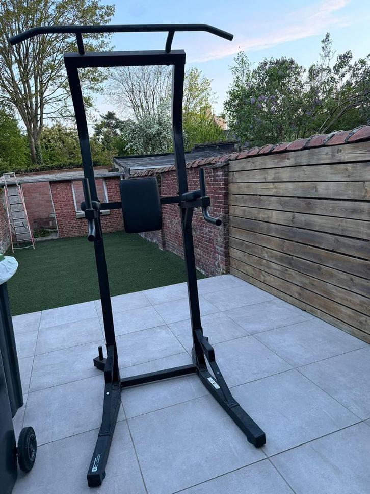 Power tower training station, Sports & Fitness, Équipement de fitness, Comme neuf, Enlèvement