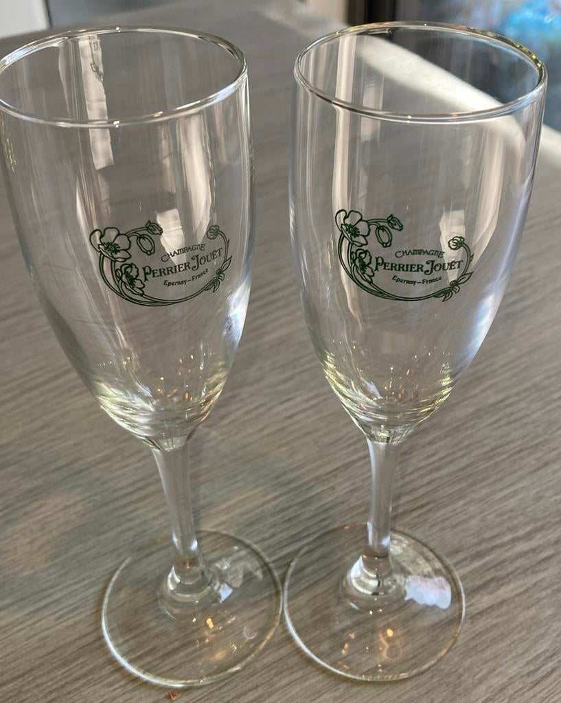 2 champagneglazen Perrier Jouet, Ophalen of Verzenden, Zo goed als nieuw