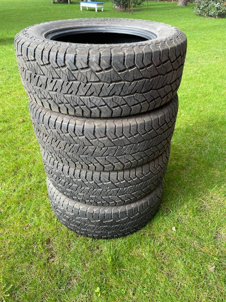 Set off-road banden Ford Ranger Wildtrak, Auto-onderdelen, Banden en Velgen, Ophalen, Band(en)