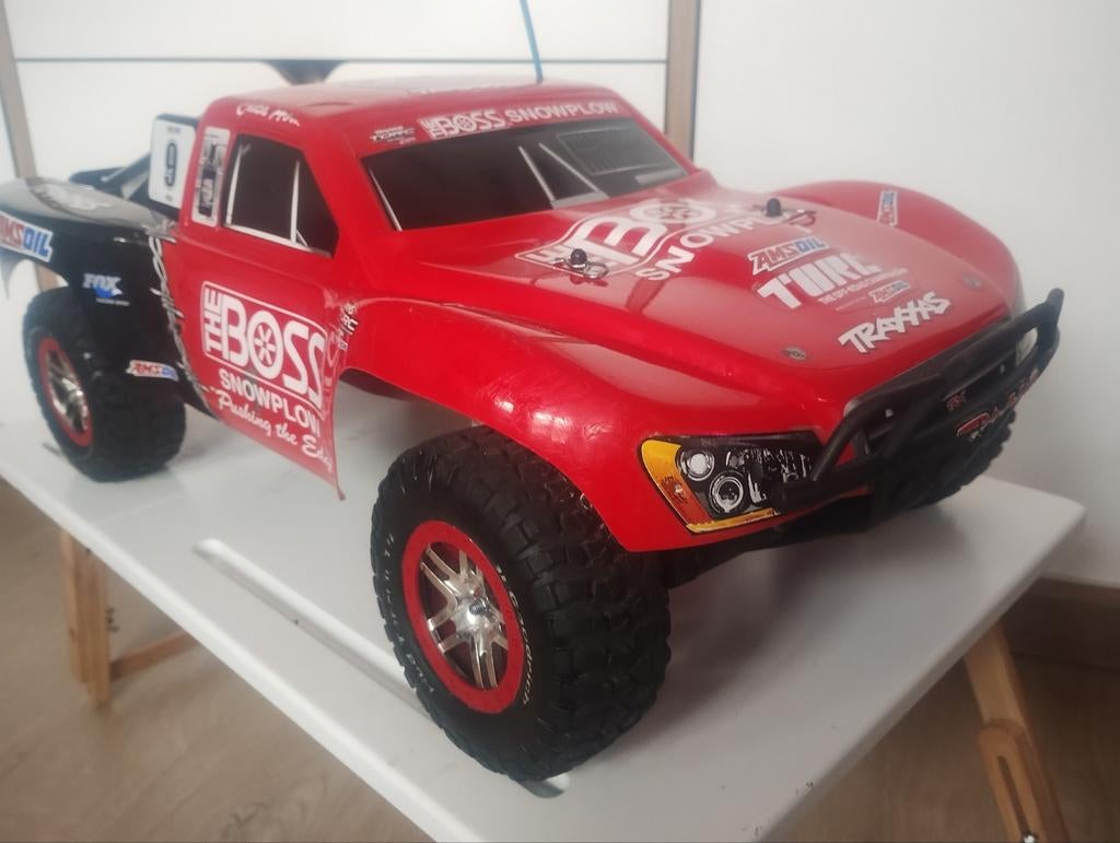 Belle Traxxas Slash TITAN RTR à 2 roues motrices, Échelle 1:10, Enlèvement ou Envoi, Voiture off road, Comme neuf