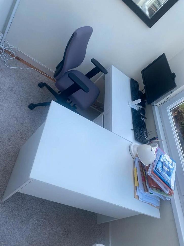 White Corner Desk with Storage – Good Condition, Maison & Meubles, Bureaux, Utilisé, Bureau, Enlèvement ou Envoi
