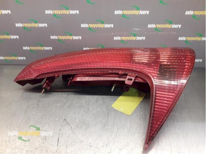 Feu arrière gauche d'un Peugeot 206, Autos : Pièces & Accessoires, Éclairage, Peugeot, Utilisé, 3 mois de garantie