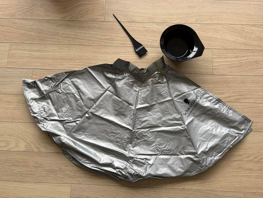 Haarkleuring set met beschermcape, Ophalen of Verzenden, Zo goed als nieuw