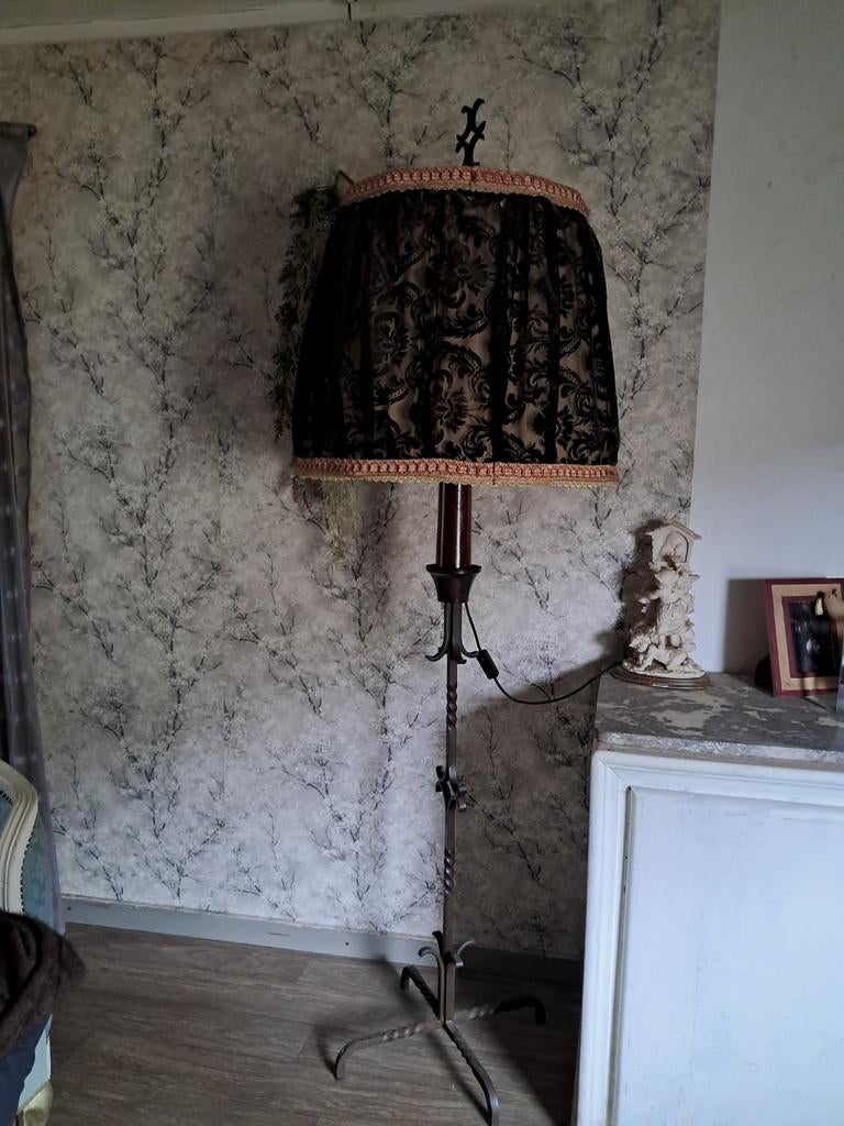 Grand Lampadaire, Enlèvement