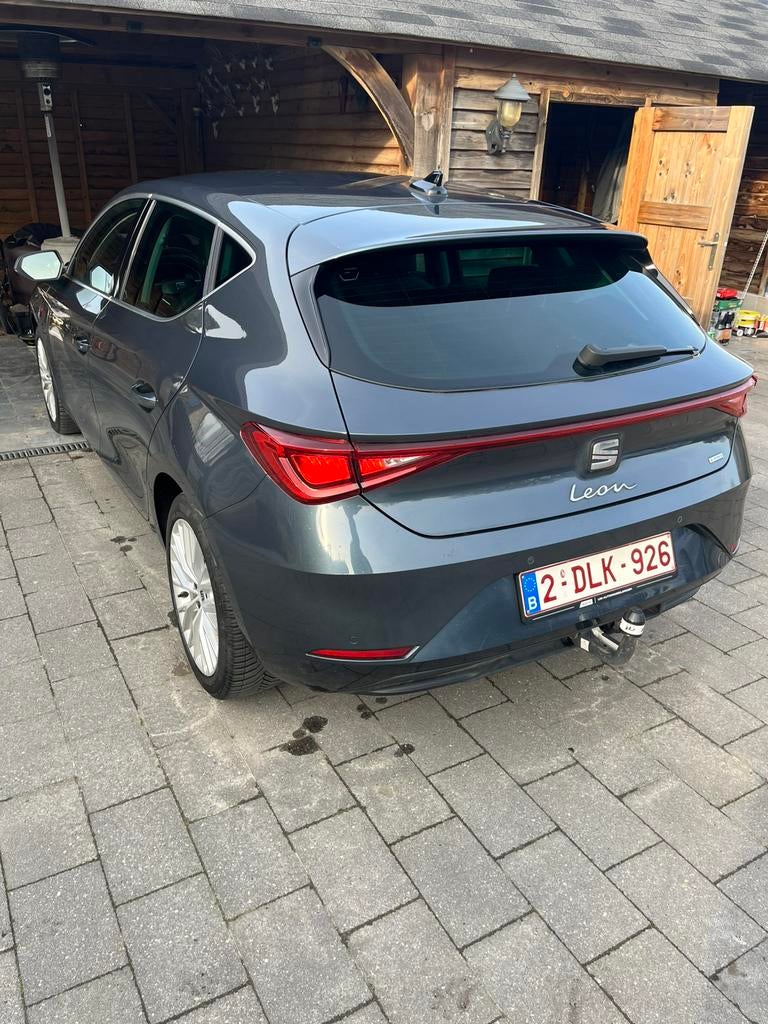 Seat Leon Automaat met lage inschrijving!!!, Autos, Seat, Particulier, Leon, Attache-remorque, Hybride Électrique/Essence, Euro 5