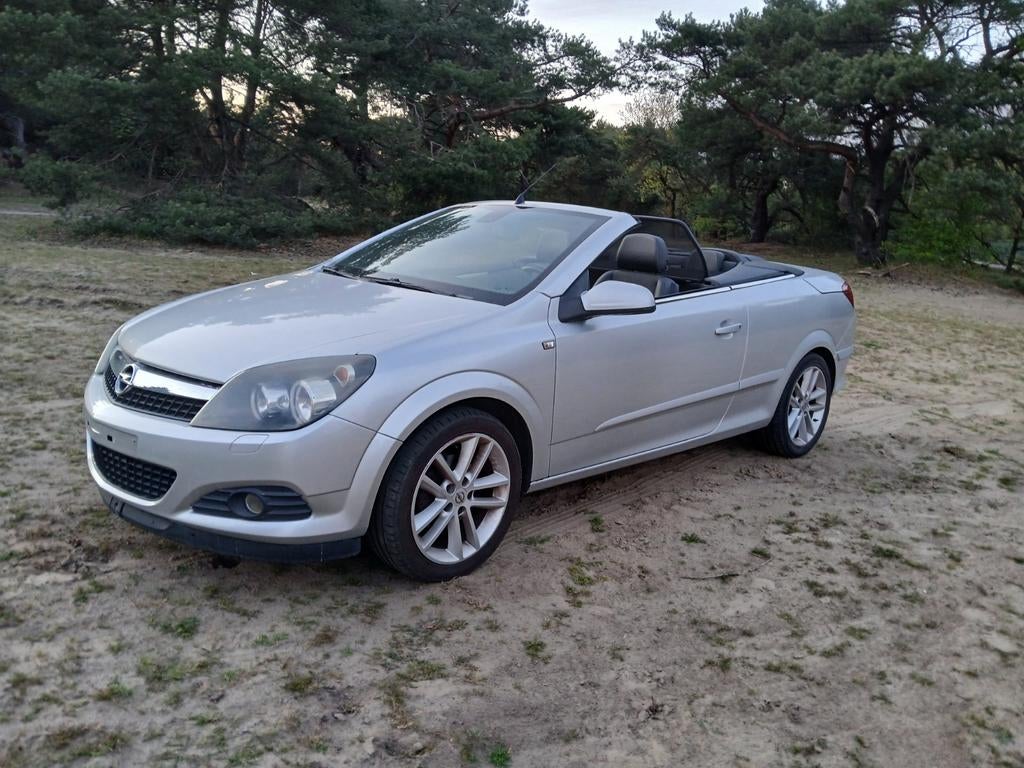 Opel astra H 1600 twin top, Auto's, Voorwielaandrijving, 4 zetels, Zwart, 4 cilinders