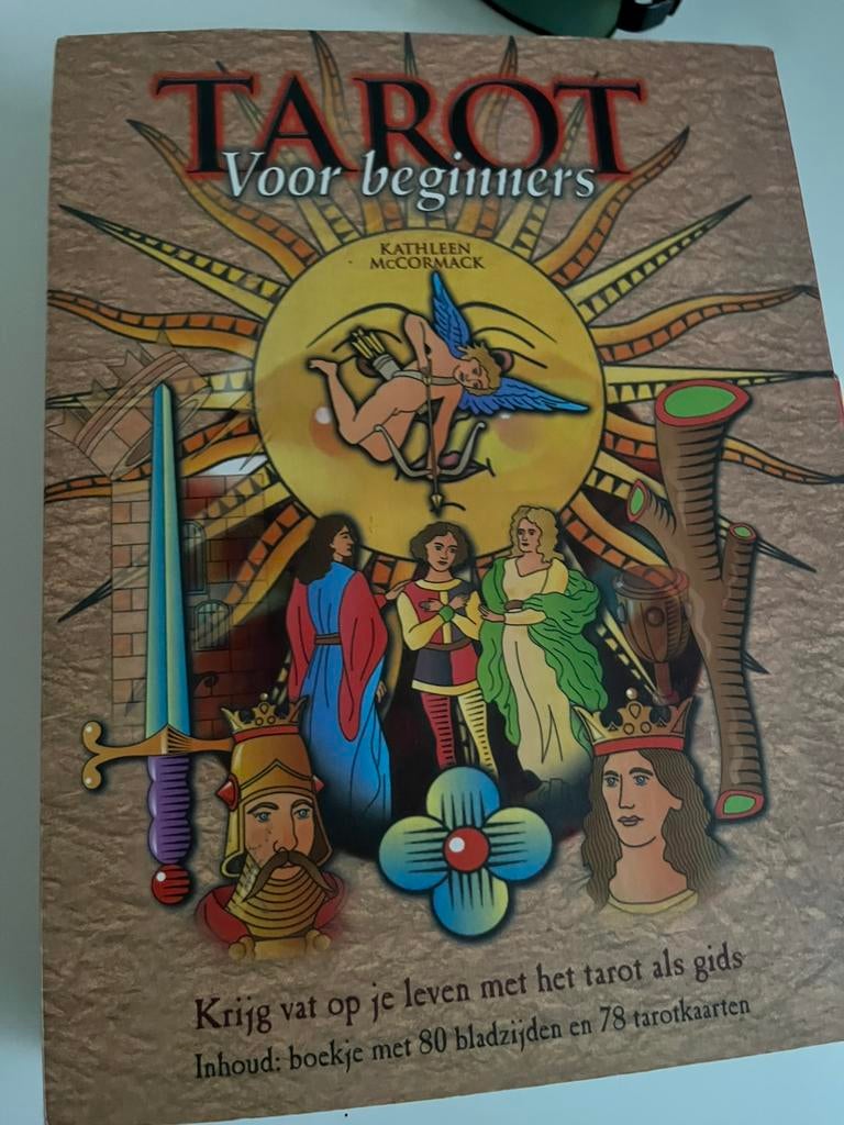 Tarotkaarten startkit, Boeken, Esoterie en Spiritualiteit, Zo goed als nieuw, Achtergrond en Informatie, Tarot of Kaarten leggen