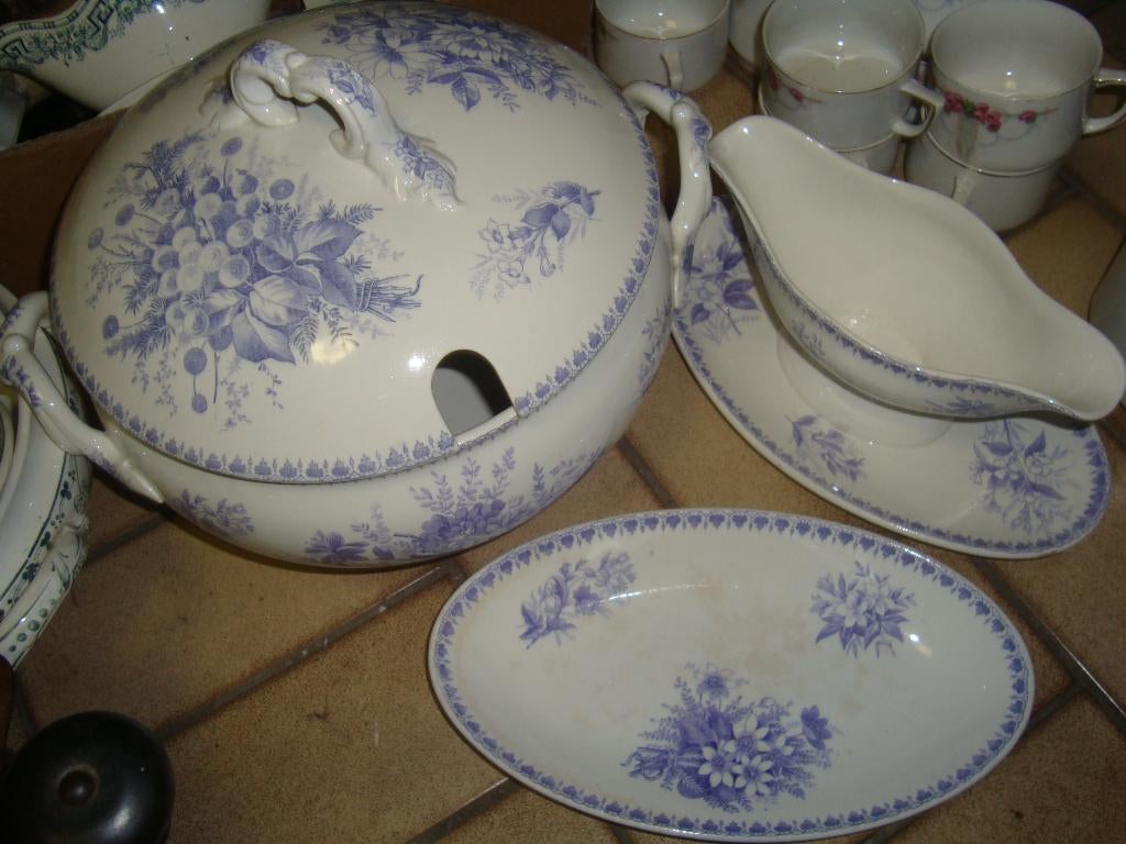 Terrine en schaaltje Société Céramique Maastricht., Antiquités & Art, Enlèvement