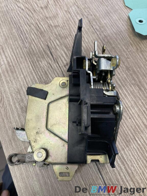 Deurslot mechaniek rechtsvoor BMW E39 8235126, Auto-onderdelen, Klein materiaal, BMW, Gebruikt, Ophalen of Verzenden